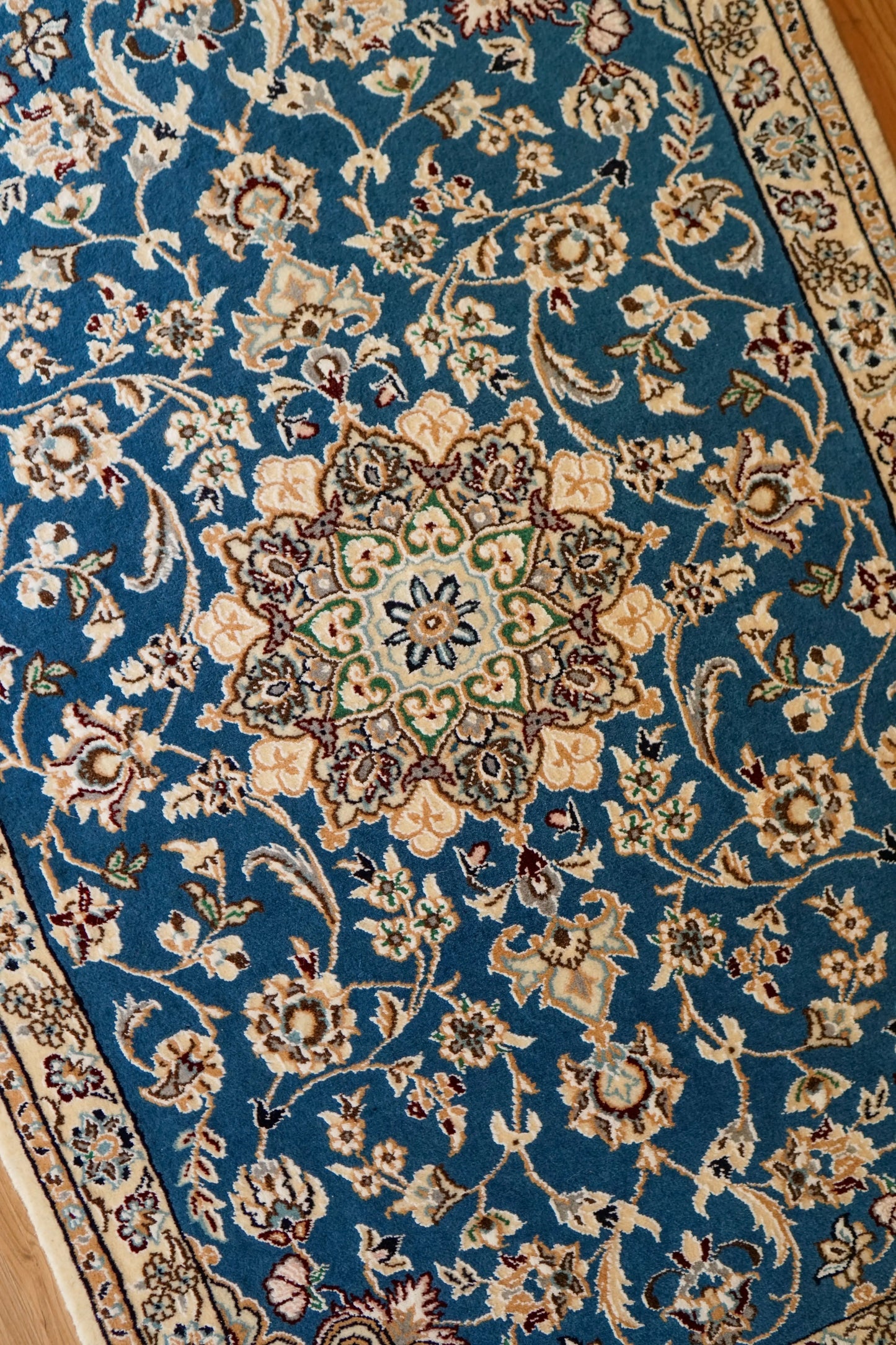 Collection ペルシャ手織り絨毯 ナイン産 青 9la 高級ウール 118×80cm
