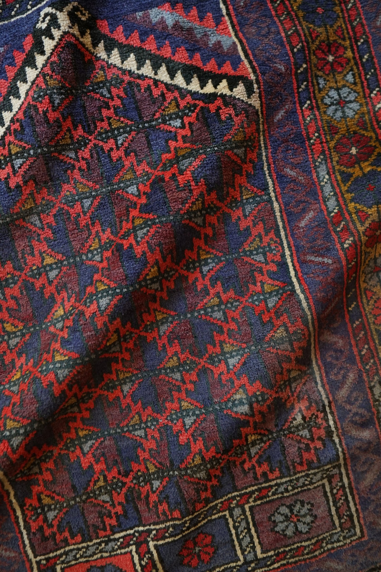 手織りペルシャ絨毯 バルーチ族製 Prayer Rug ヴィンテージ トライバルラグ 141×89cm Decorworks