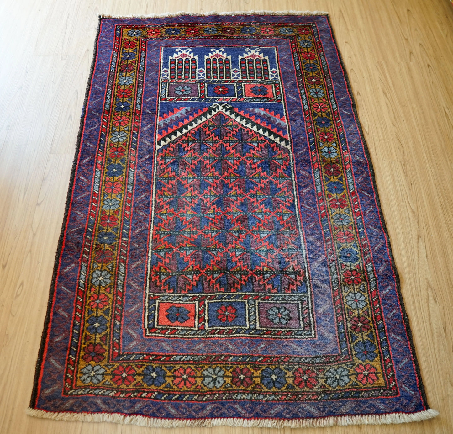 手織りペルシャ絨毯 バルーチ族製 Prayer Rug ヴィンテージ トライバルラグ 141×89cm Decorworks