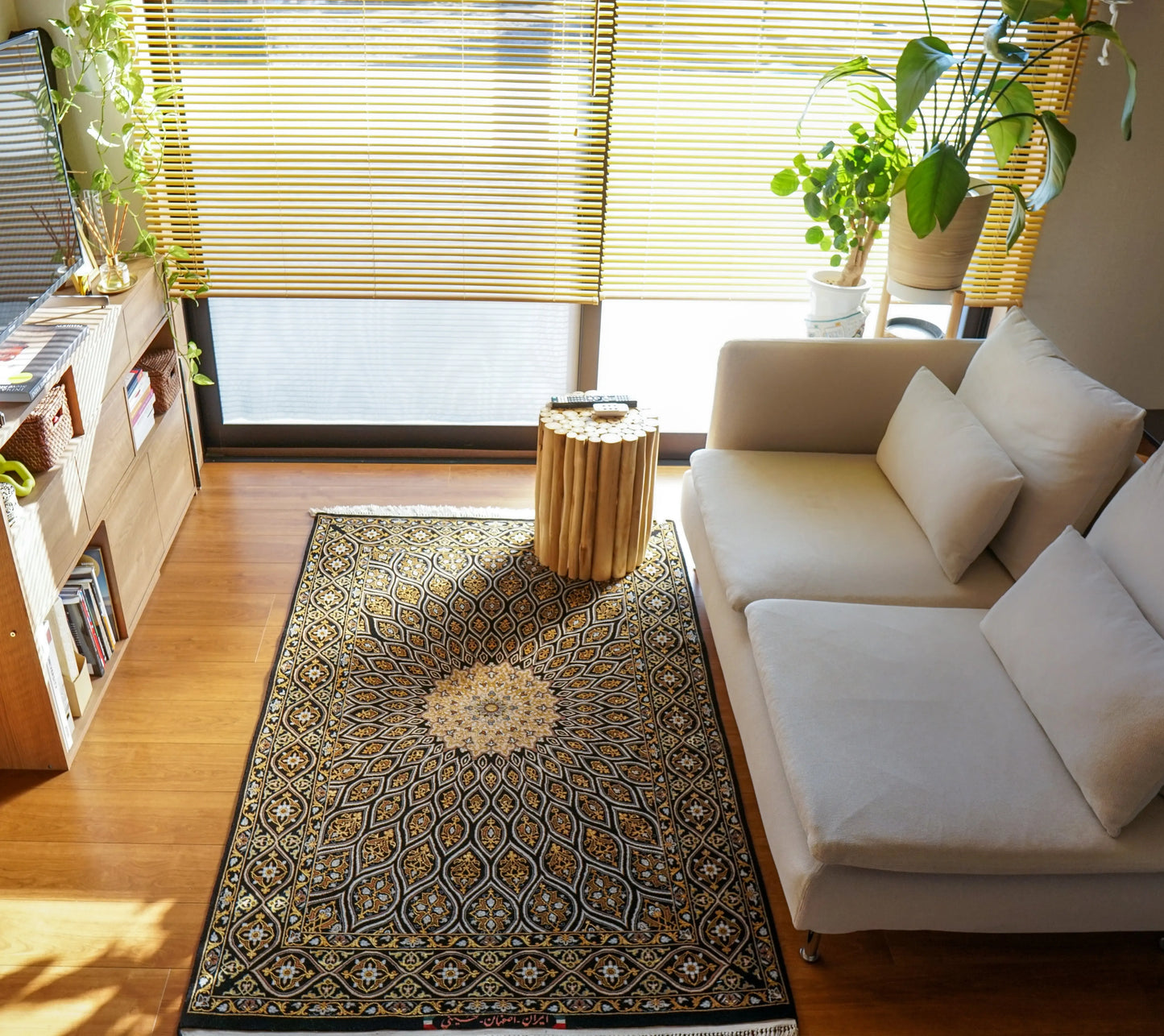 174×110cm 手織りペルシャ絨毯 イスファハン フセーエニ房 Decorworks