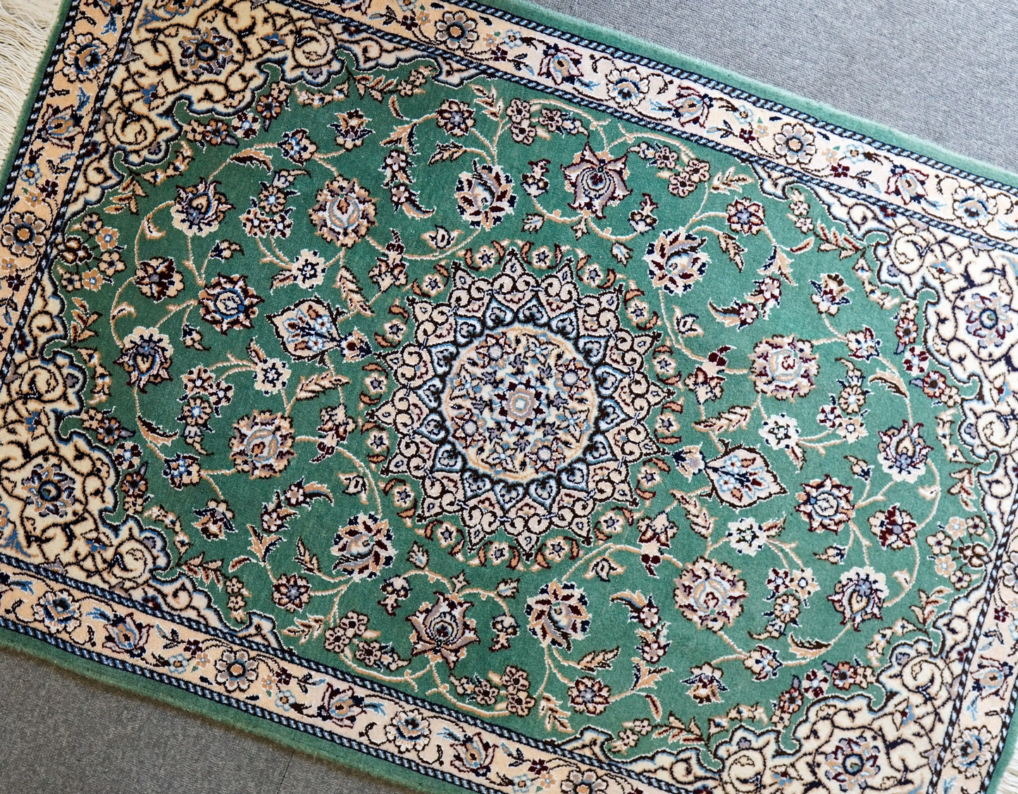 116×78cm ペルシャ手織り絨毯 ナイン産 Decorworks