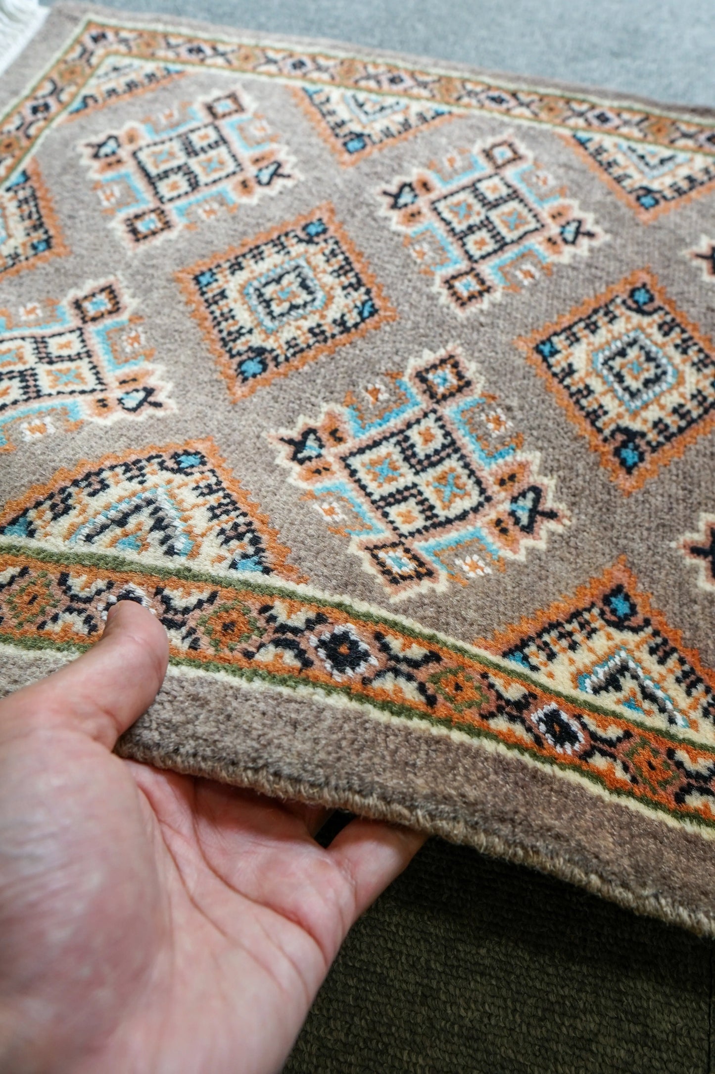 66×48cm パキスタン手織り絨毯 Decorworks