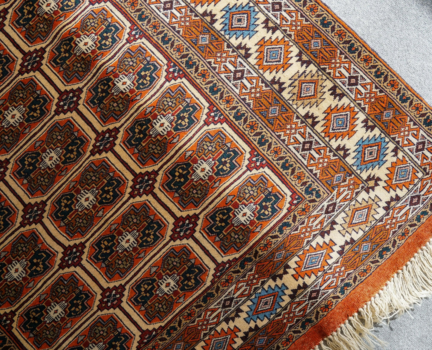 174×120cm トルクメン ボハラ 手織り絨毯 - Decorworks