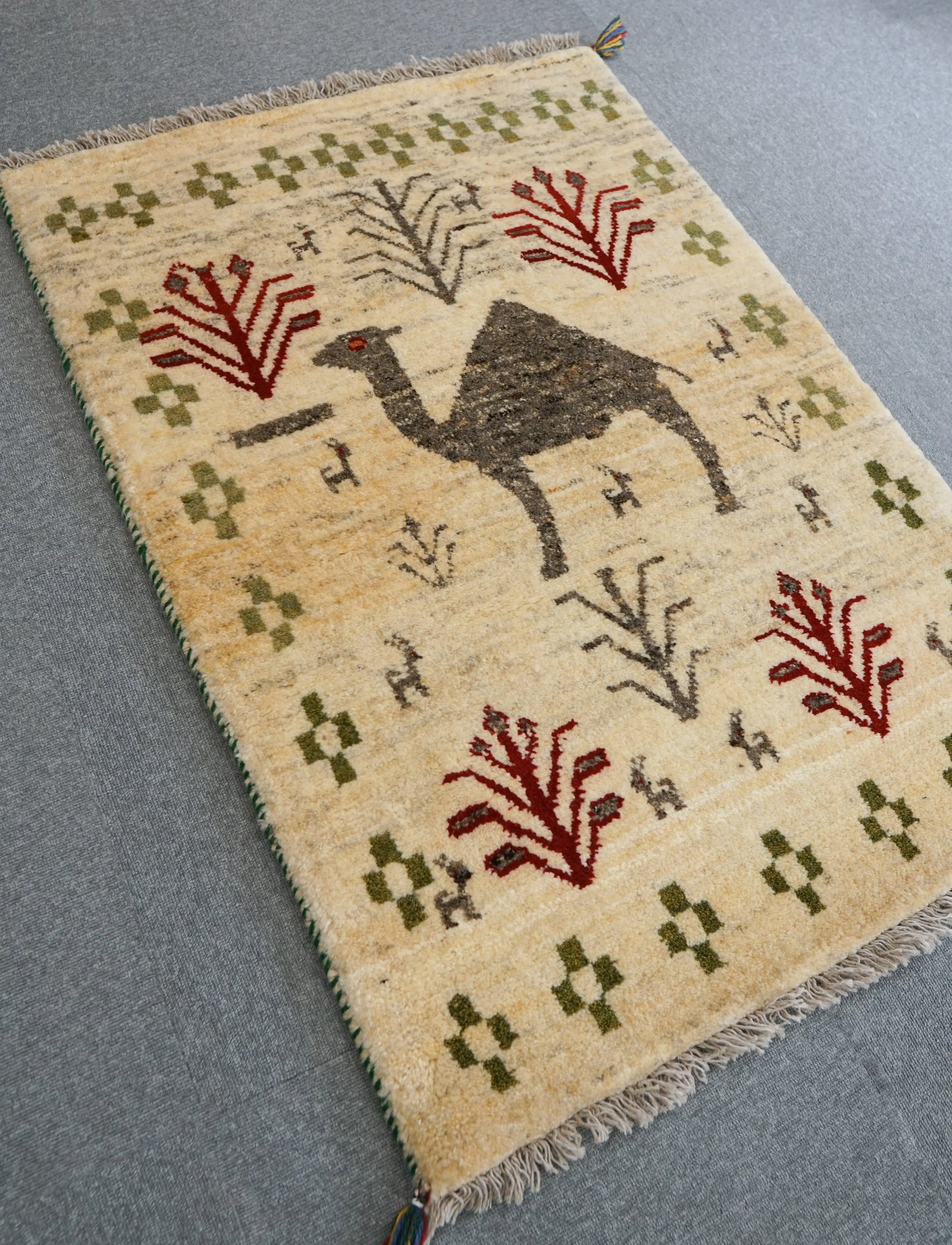 117×83cm ペルシャ手織りギャッベ Decorworks