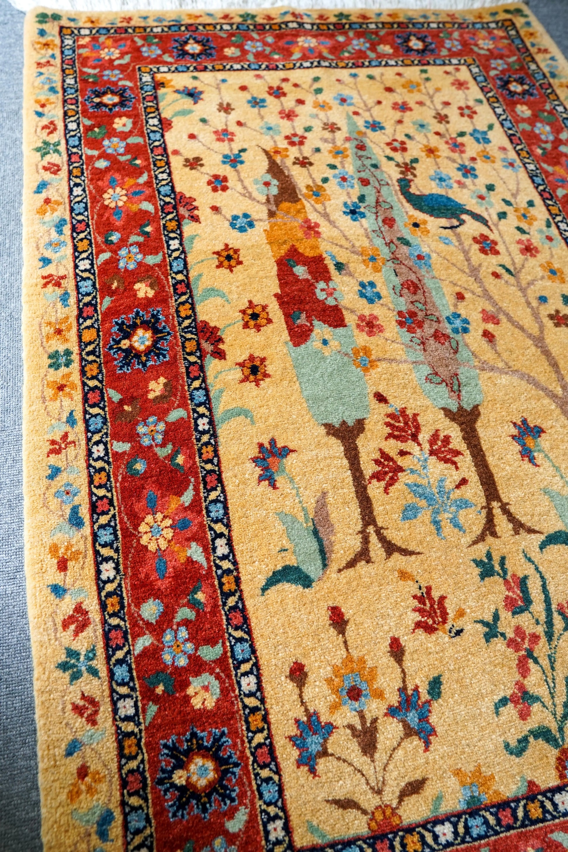 125×80cm　ペルシャ バラミン産 手織り絨毯 Decorworks