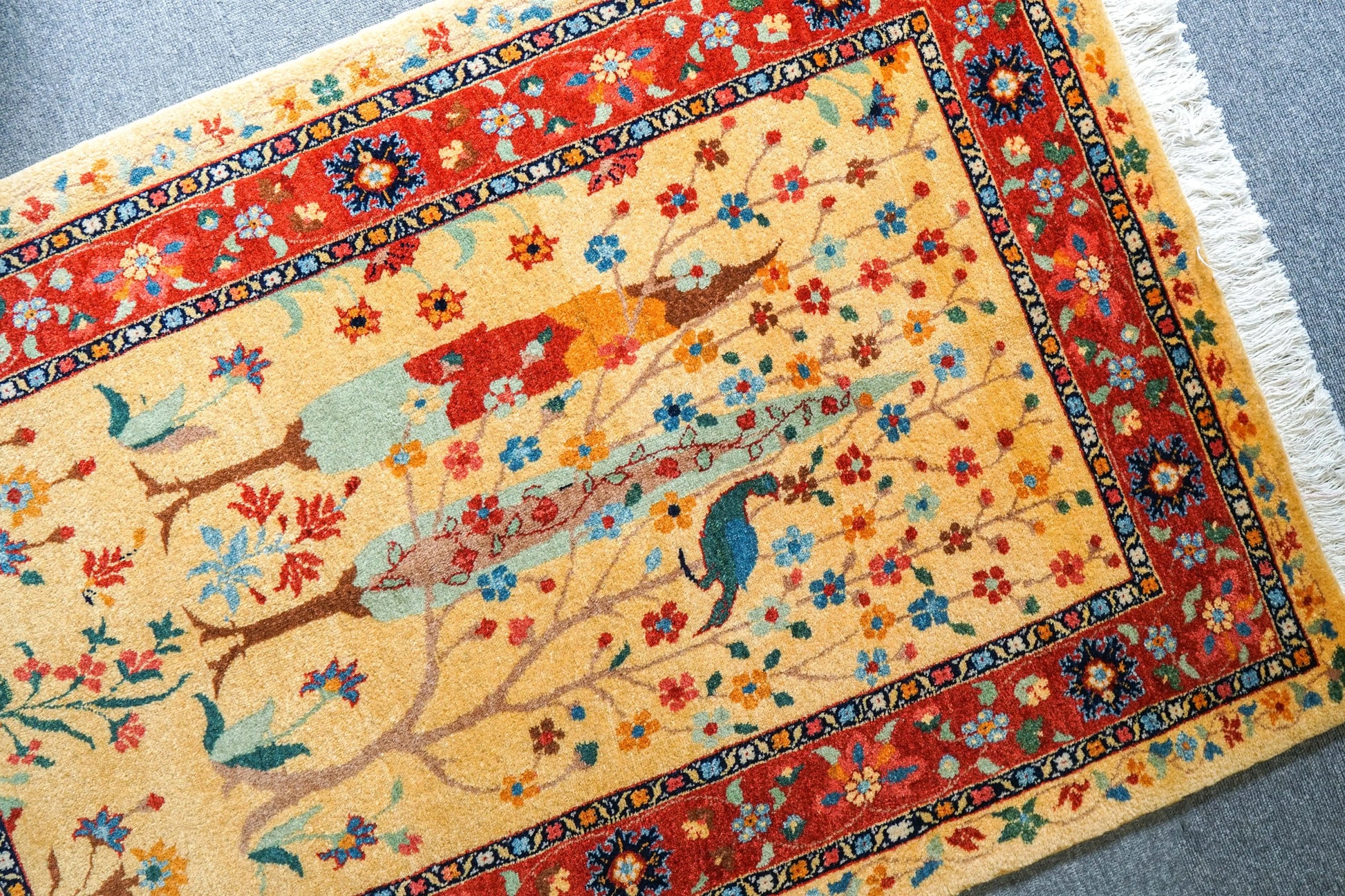 125×80cm　ペルシャ バラミン産 手織り絨毯 Decorworks