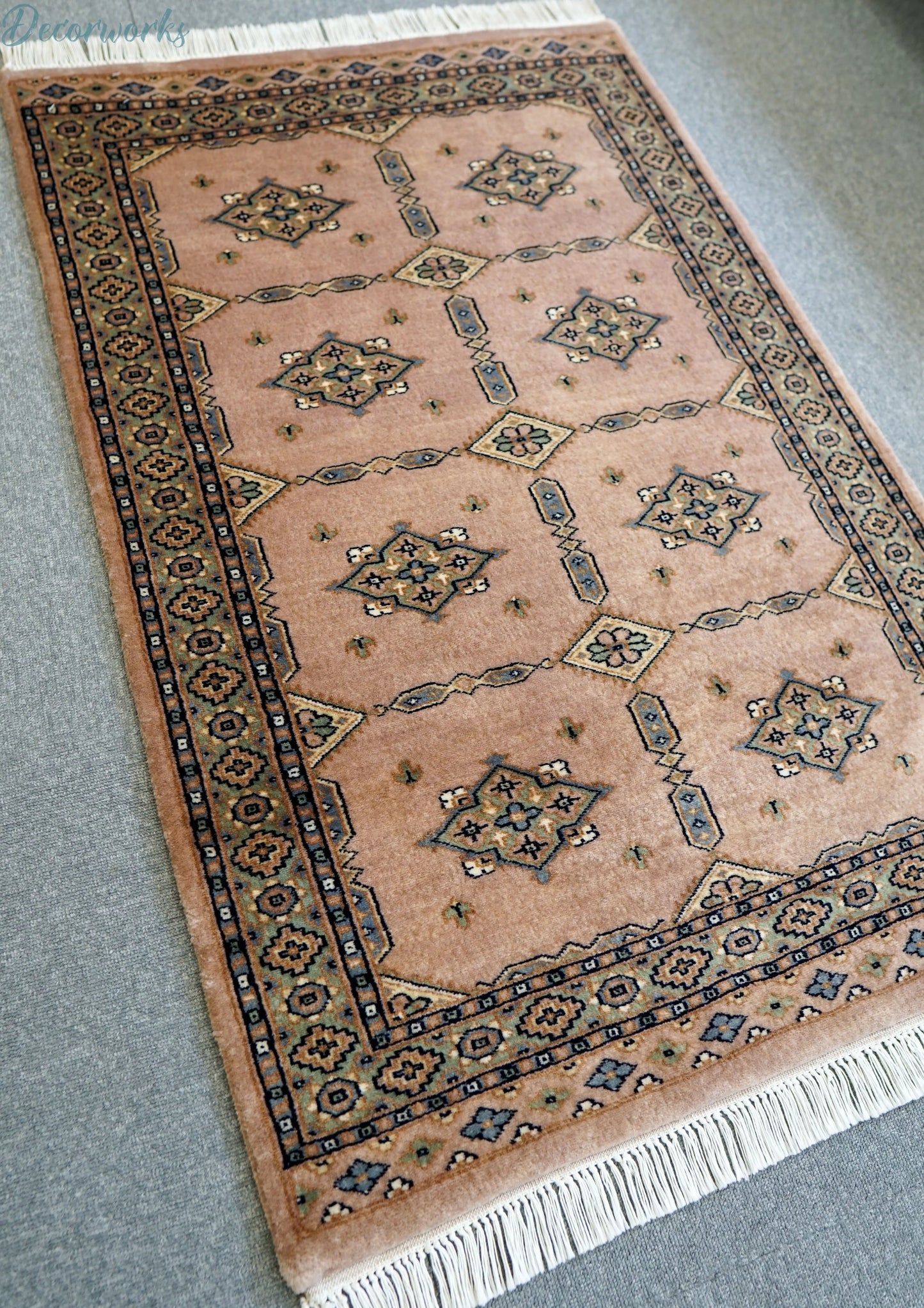 125×81cm パキスタン手織り絨毯 Decorworks