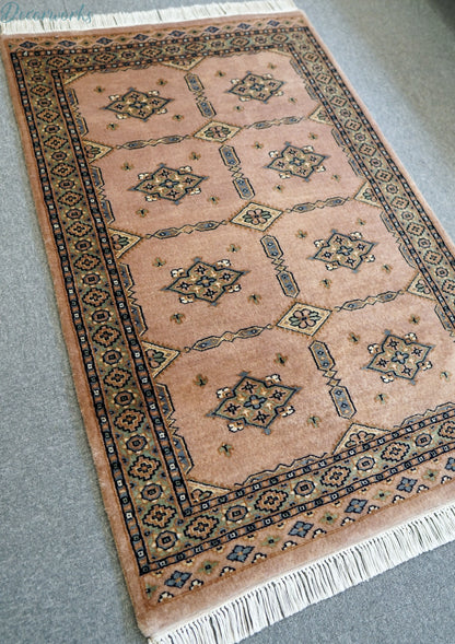 125×81cm パキスタン手織り絨毯 Decorworks