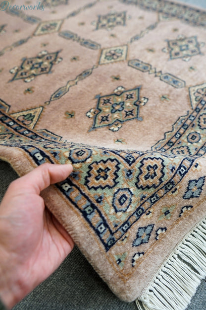 125×81cm パキスタン手織り絨毯 Decorworks