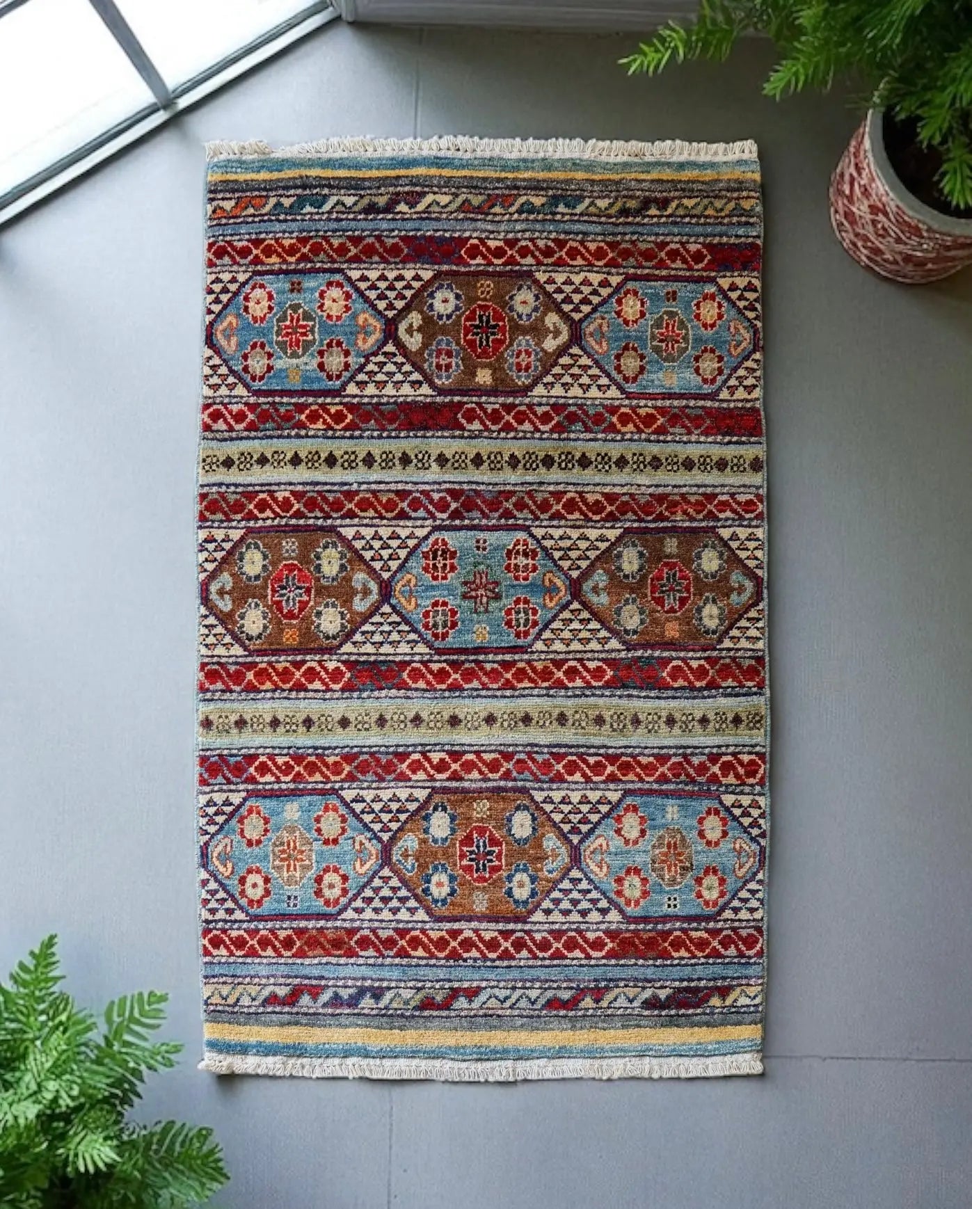 125×84cｍ アフガニスタン ガズニーウール 手織り絨毯　 Decorworks