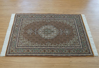 127×85cmペルシャ手織り絨毯 タブリーズ産　50RAJ Decorworks