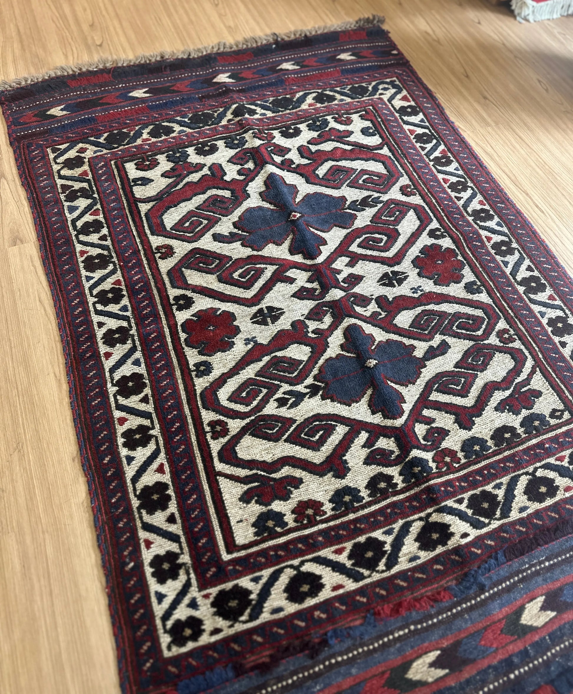 137×85cｍ  手織りアフガン キリム トライバルラグ　ヴィンテージラグ Decorworks