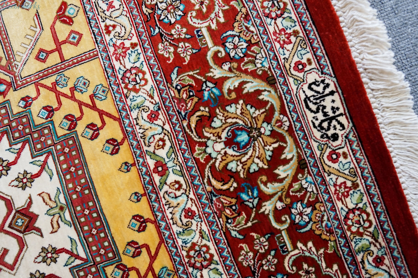 145×103cm　  ペルシャ絨毯　クム産　カシザード房　シルク 100% Decorworks