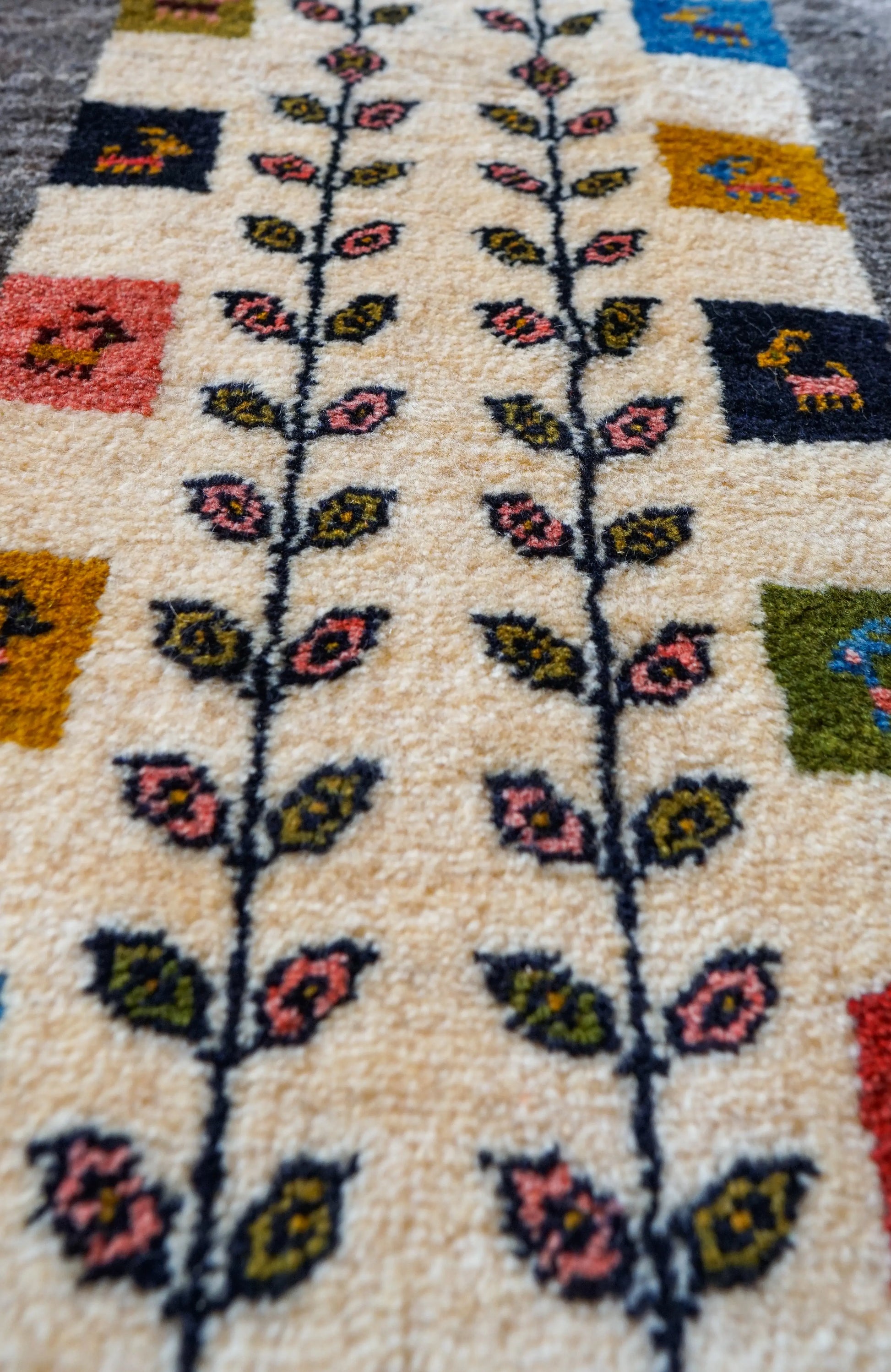 Collection ペルシャ ギャッベ ランナー カシュガイ族 手織りウール ラグ 150×50cm