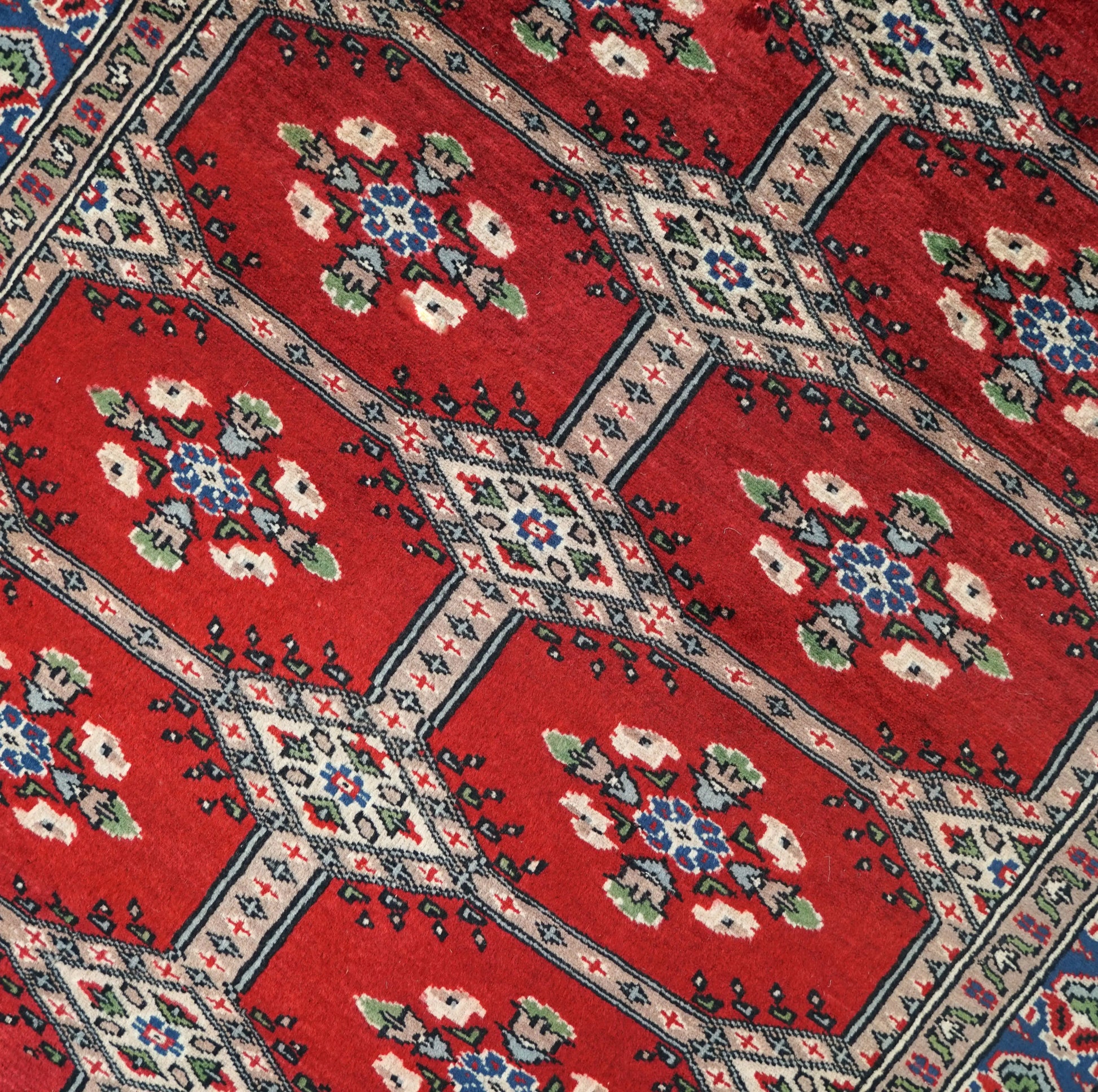 Collection パキスタン手織り絨毯 150×92cm、ジャールダールデザインの伝統模様ラグ