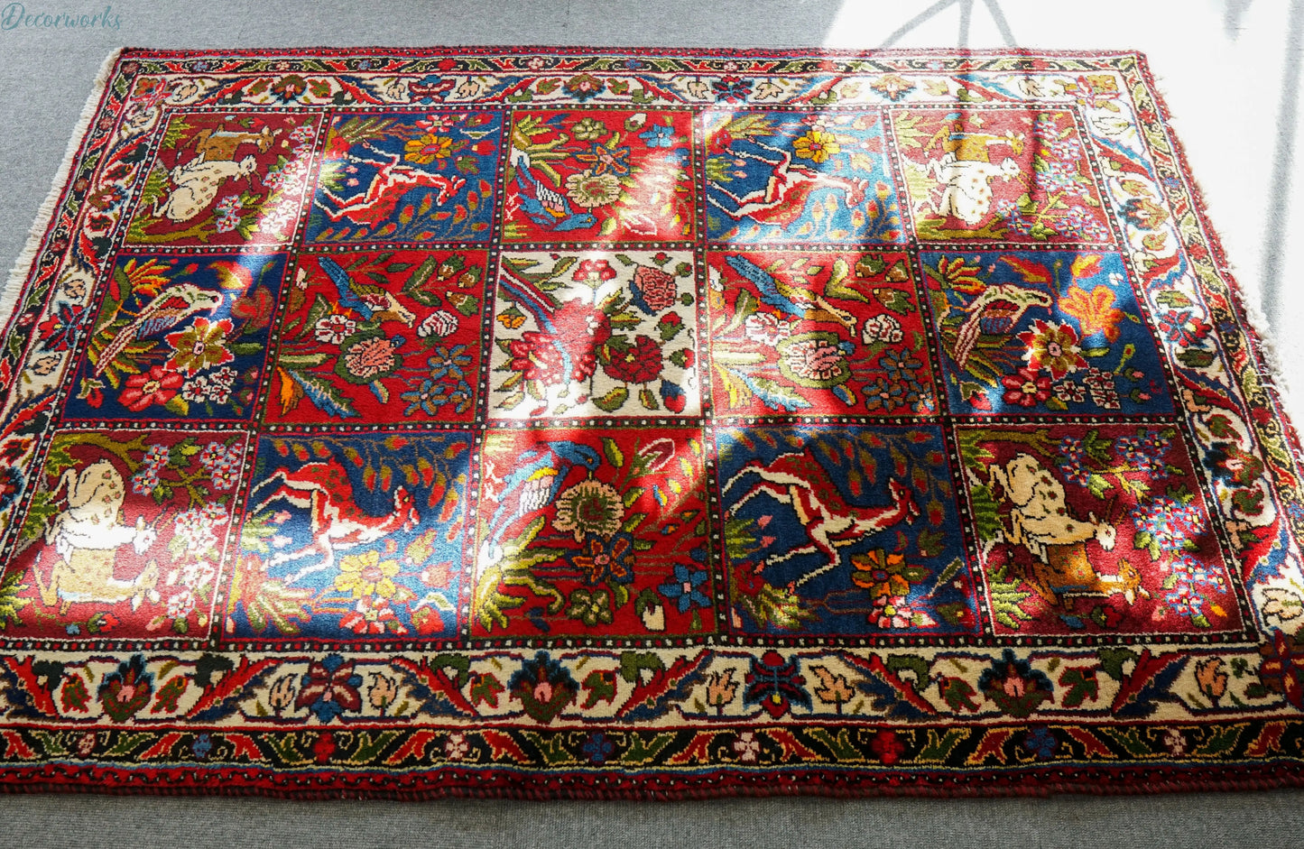 162×111cm　ペルシャ手織り絨毯　ウール　ラグ　バクティアリ Decorworks