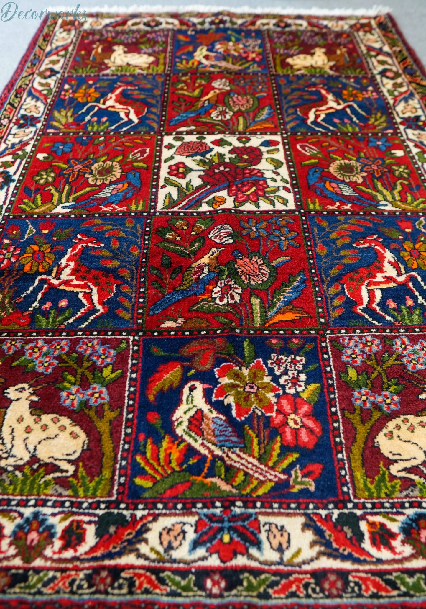 162×111cm　ペルシャ手織り絨毯　ウール　ラグ　バクティアリ Decorworks