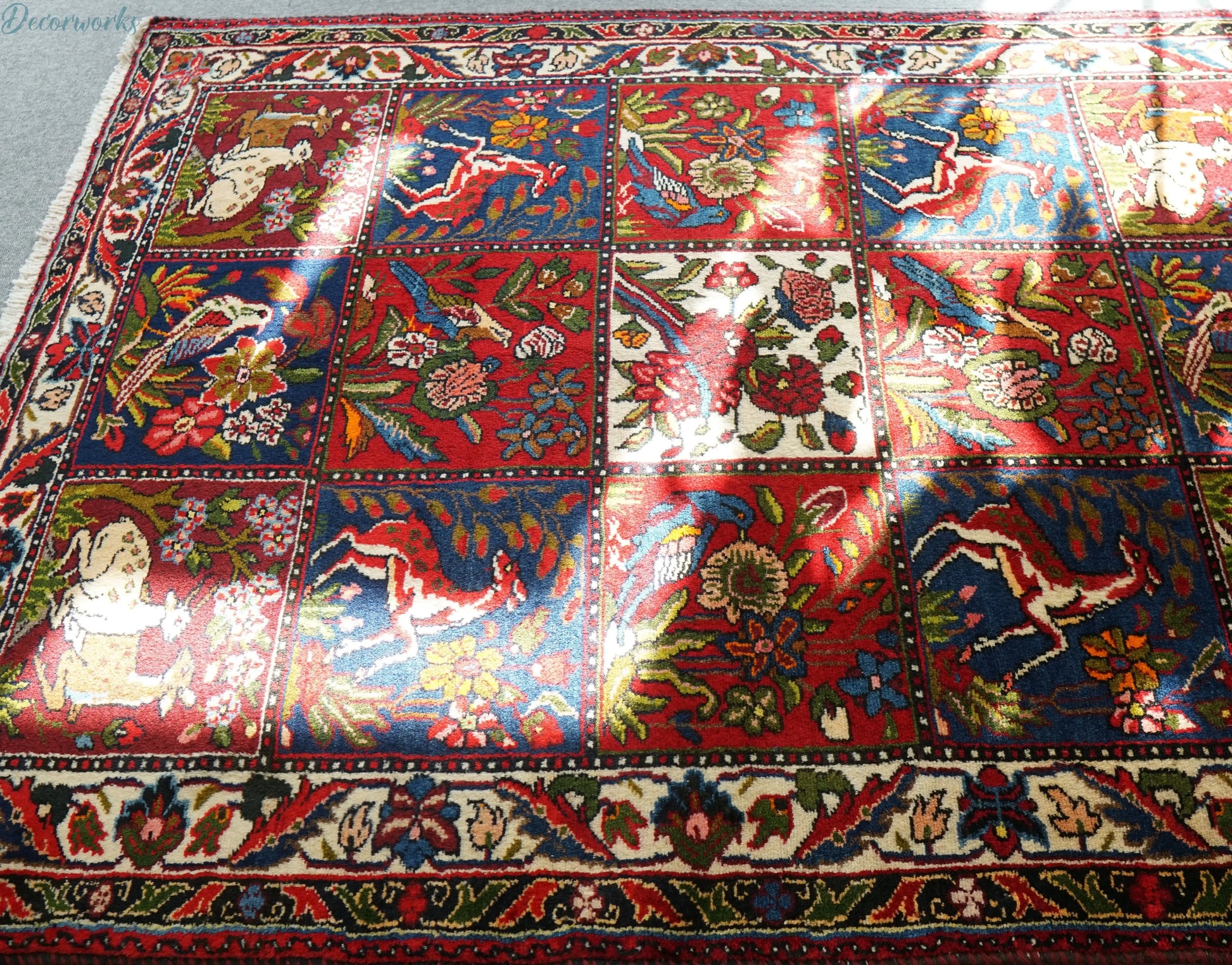 162×111cm　ペルシャ手織り絨毯　ウール　ラグ　バクティアリ Decorworks