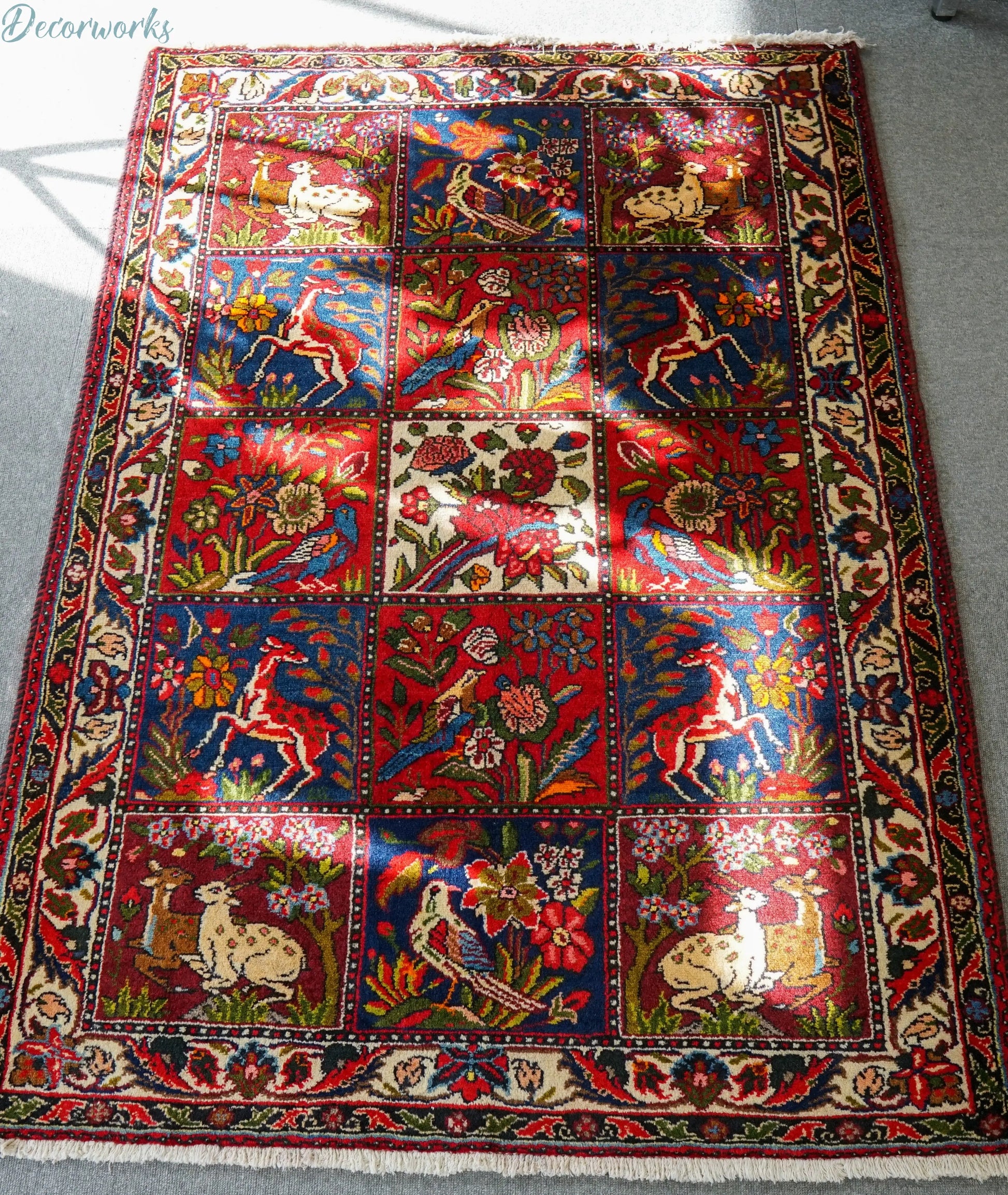 162×111cm　ペルシャ手織り絨毯　ウール　ラグ　バクティアリ Decorworks