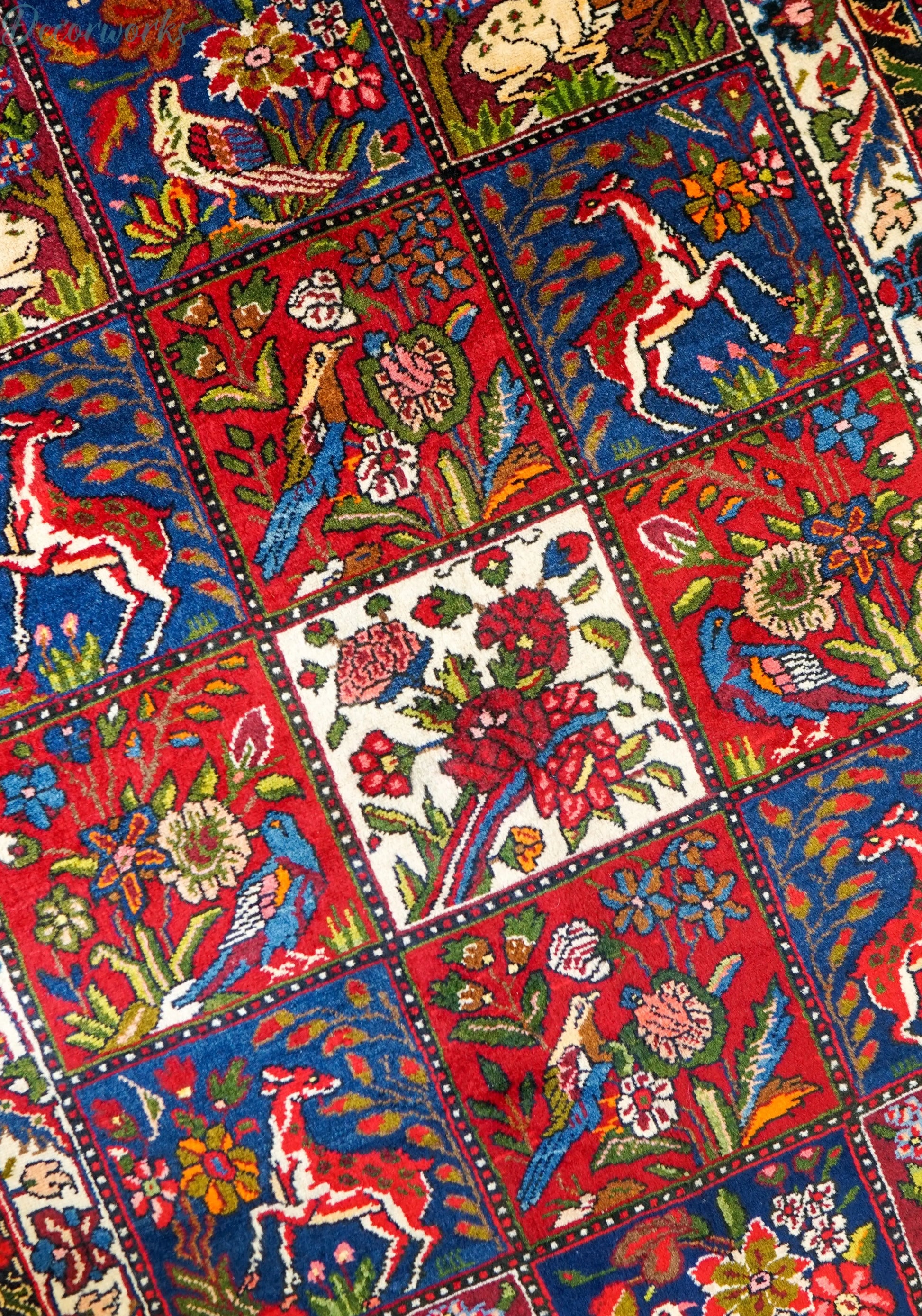 162×111cm　ペルシャ手織り絨毯　ウール　ラグ　バクティアリ Decorworks