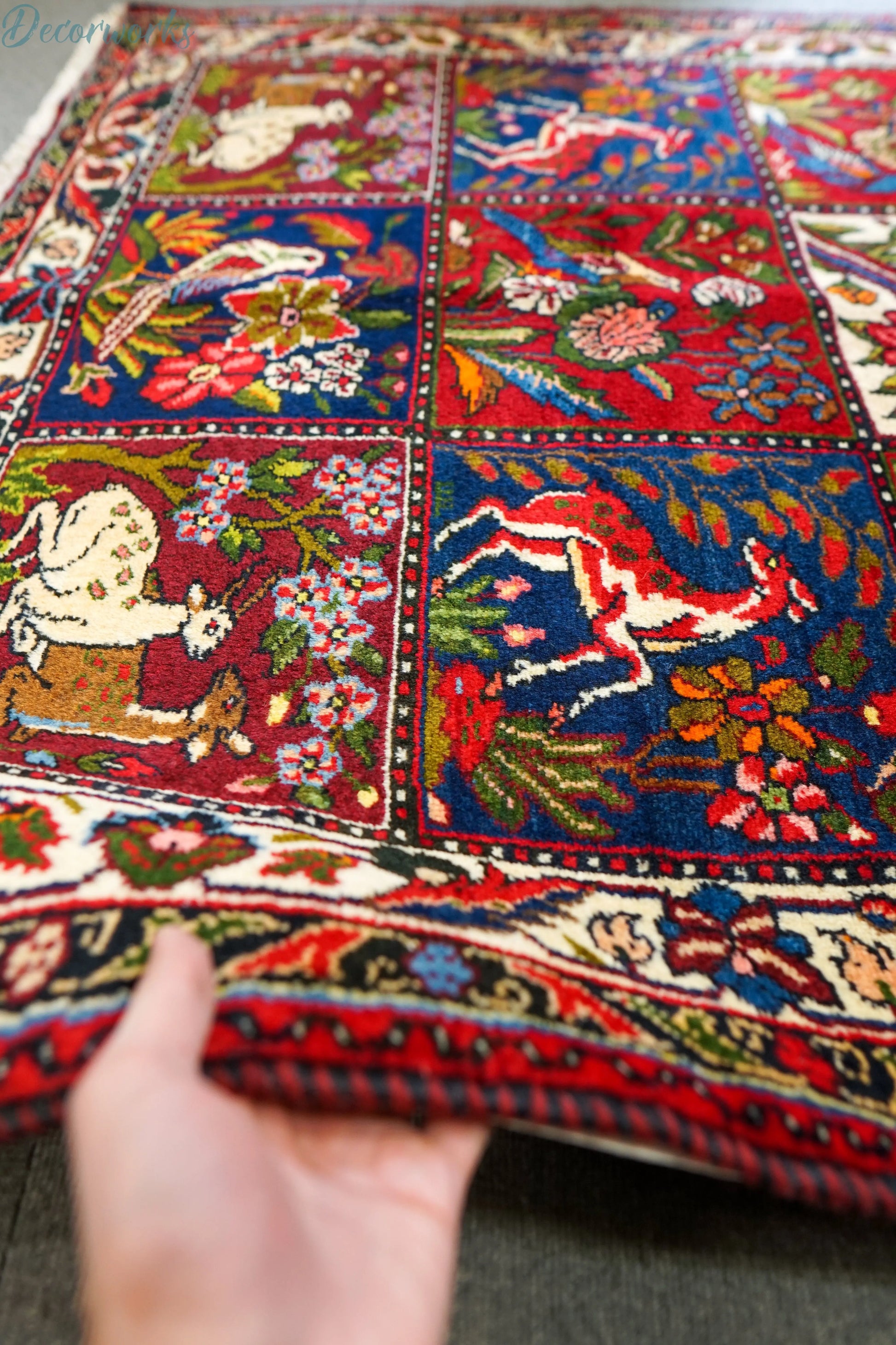 162×111cm　ペルシャ手織り絨毯　ウール　ラグ　バクティアリ Decorworks