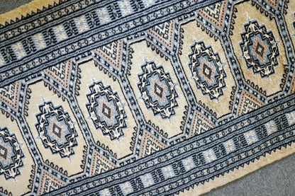 182×63cm パキスタン手織り絨毯　ランナー Decorworks