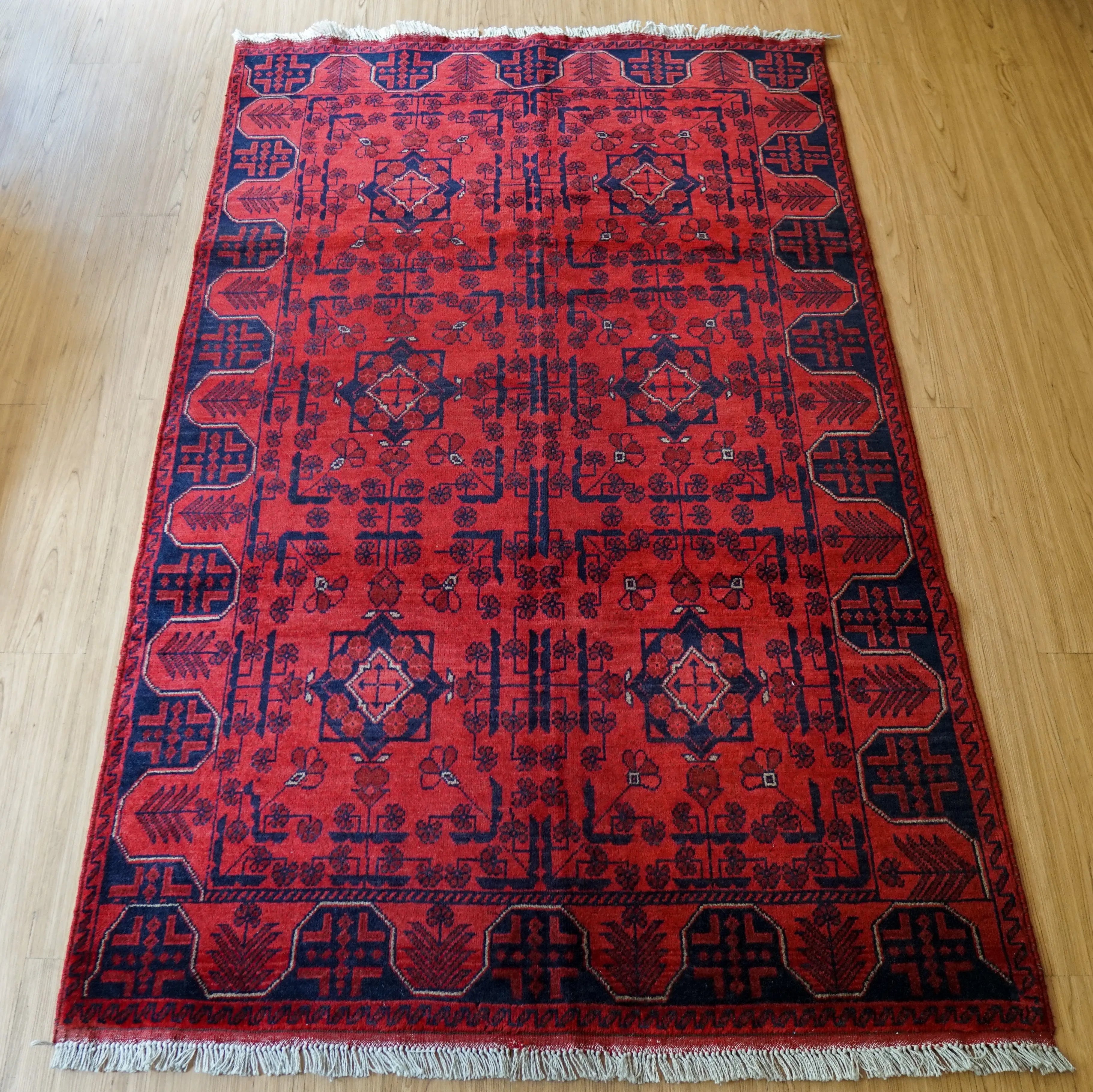 195×121cm アフガニスタン手織り絨毯 カールモハメディ トライバルラグ 195×121cm アフガニスタン手織り絨毯 カールモハメディ