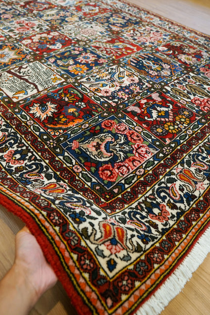 Collection ペルシャ絨毯 バクティアリ産 手織りラグ 202×136cm ガーデンデザイン