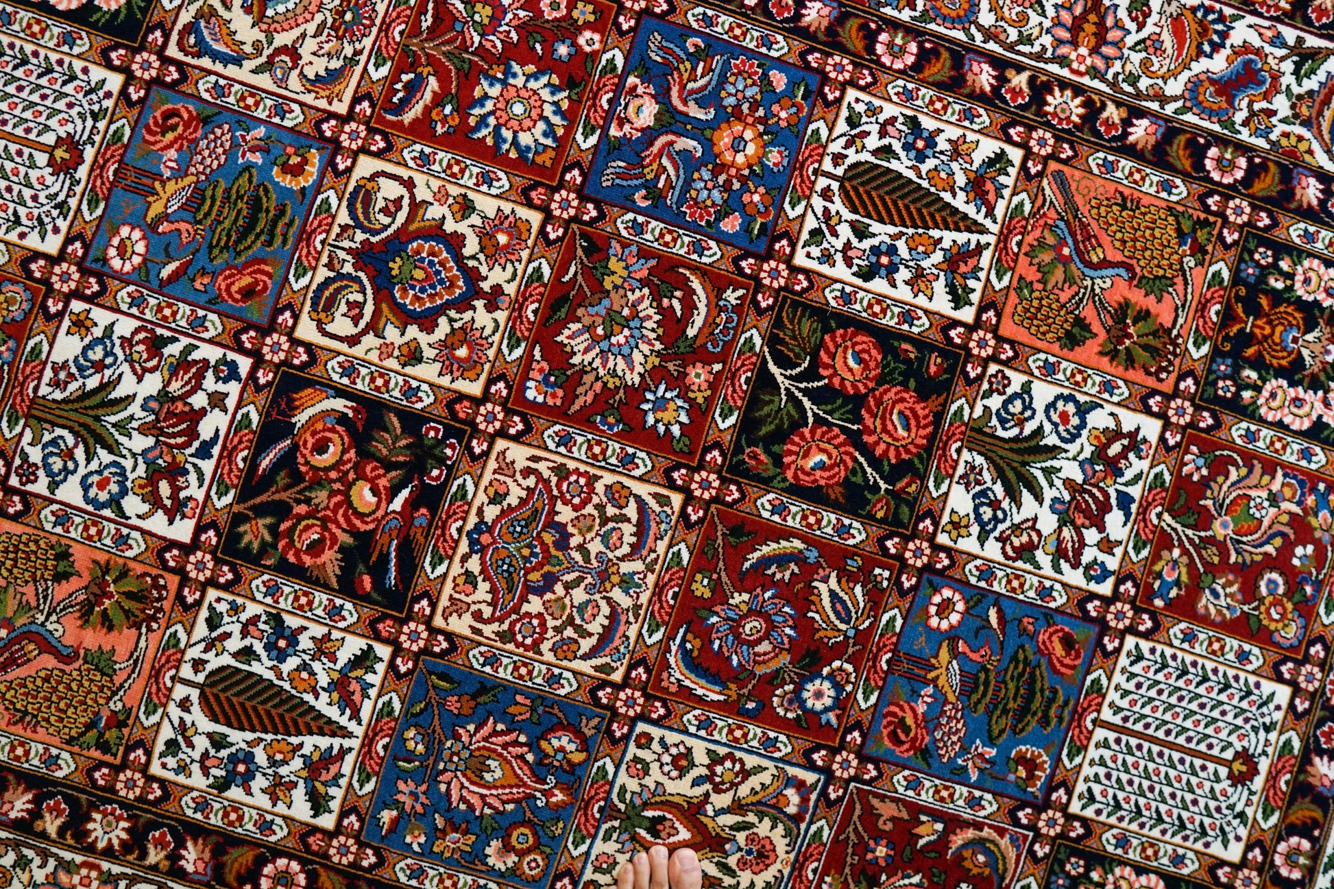 ペルシャ絨毯 バクティアリ産 215×150cm Decorworks