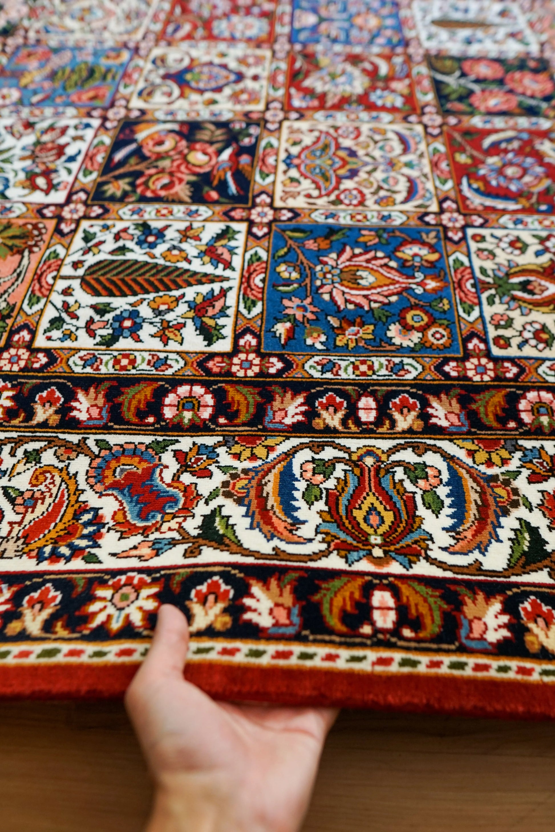 ペルシャ絨毯 バクティアリ産 215×150cm Decorworks