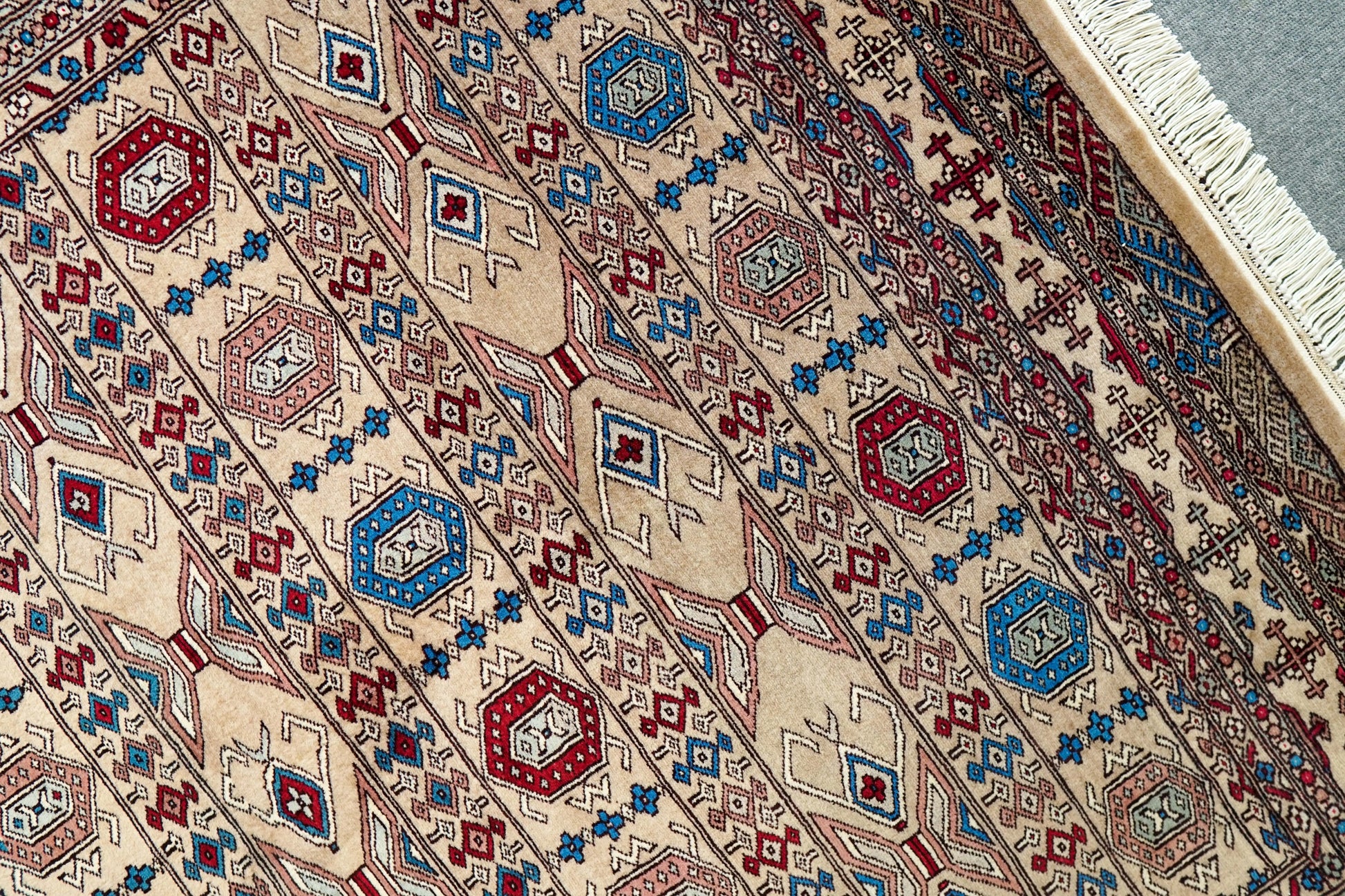 223×154cm【パキスタン手織り絨毯 Decorworks