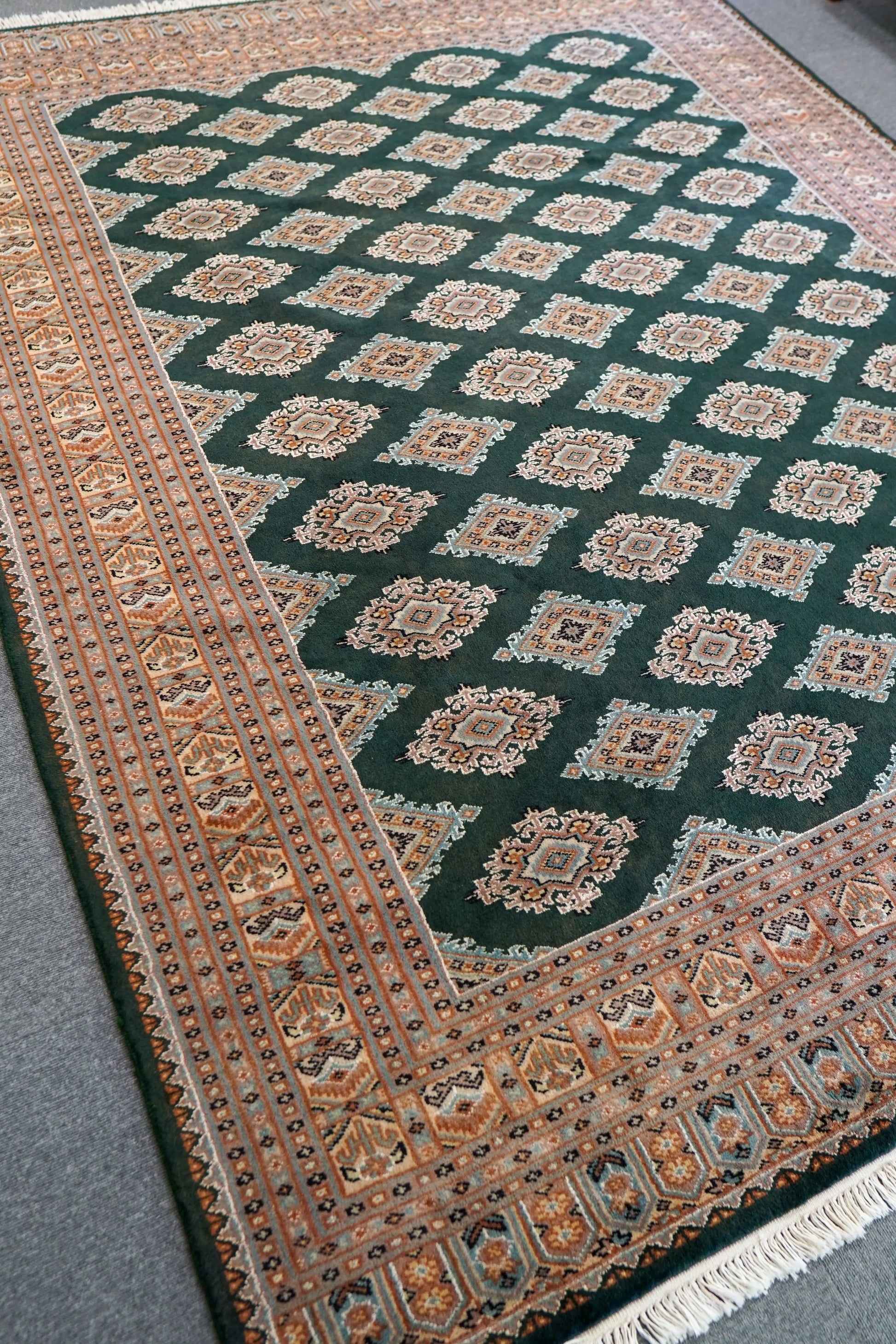 250×200cm【パキスタン手織り絨毯 Decorworks