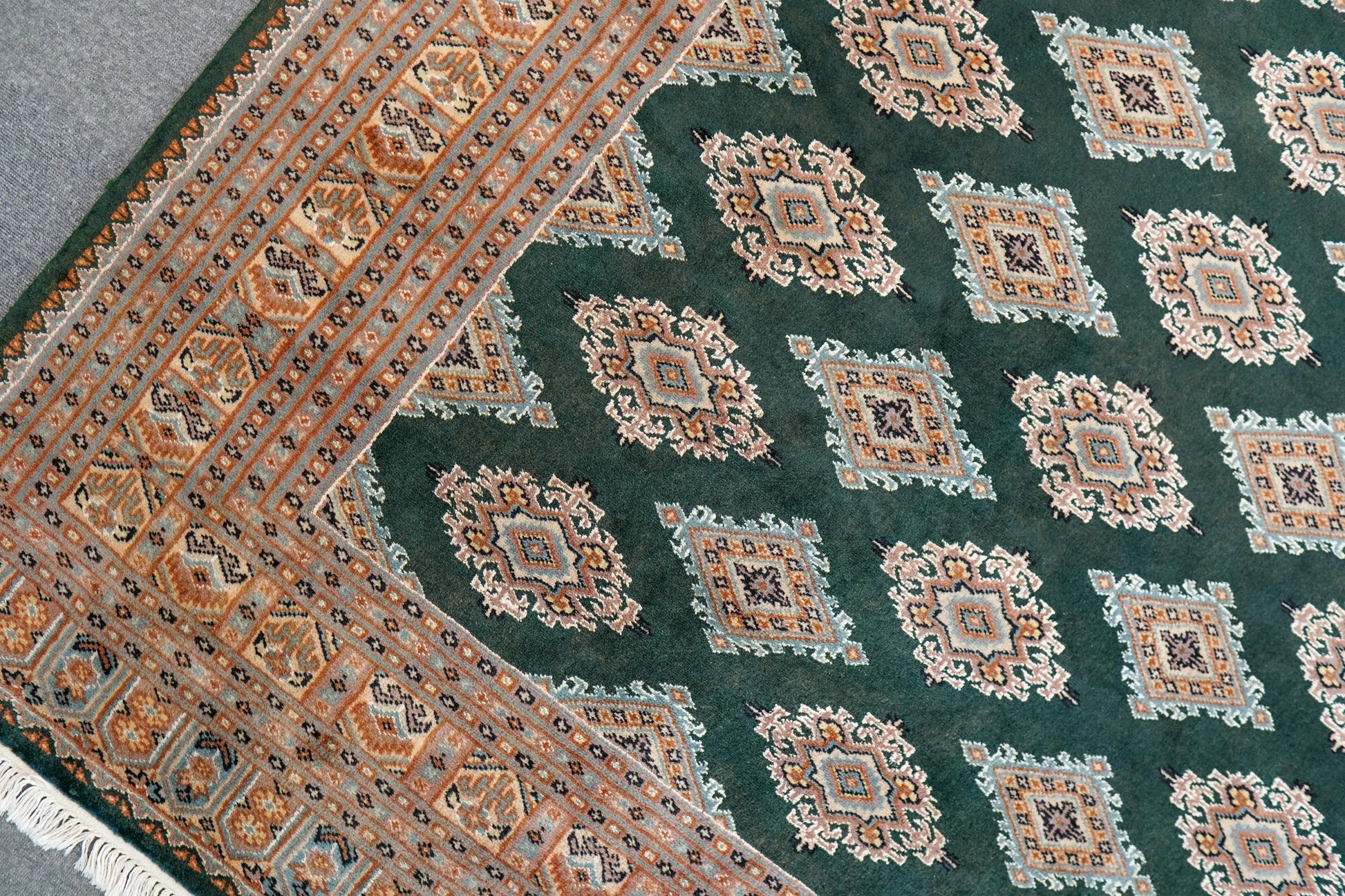 250×200cm【パキスタン手織り絨毯 Decorworks