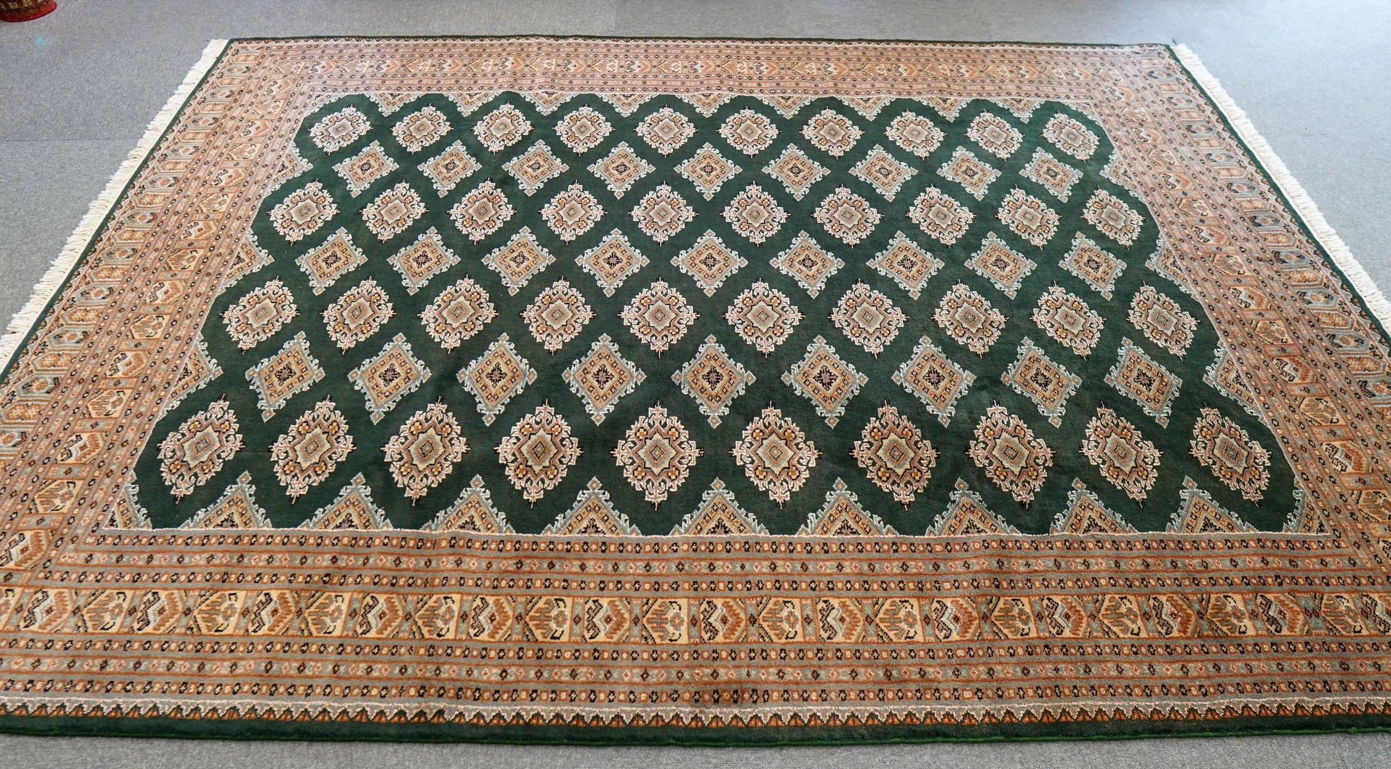 250×200cm【パキスタン手織り絨毯 Decorworks