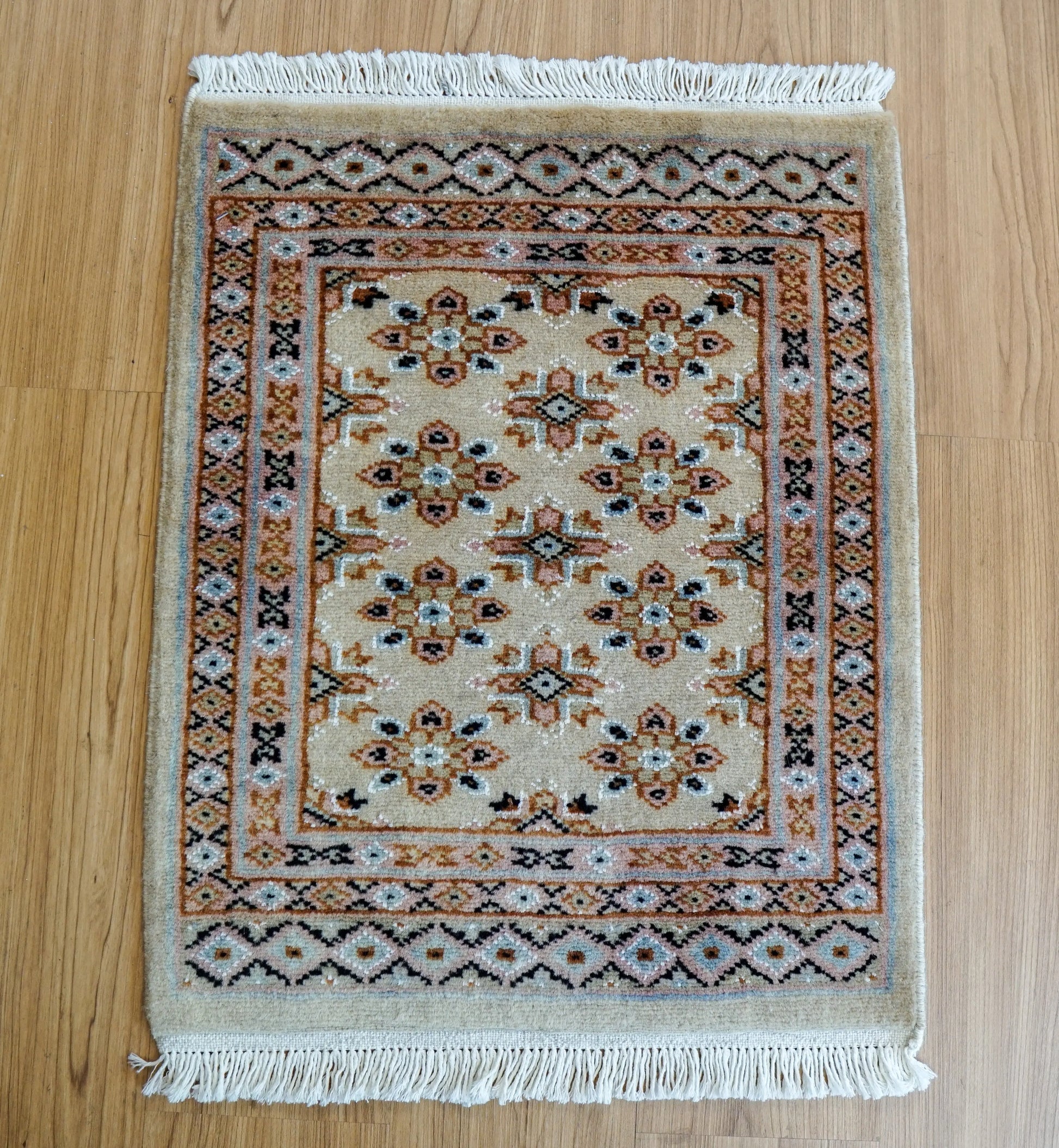65×46cm パキスタン手織り絨毯 Decorworks