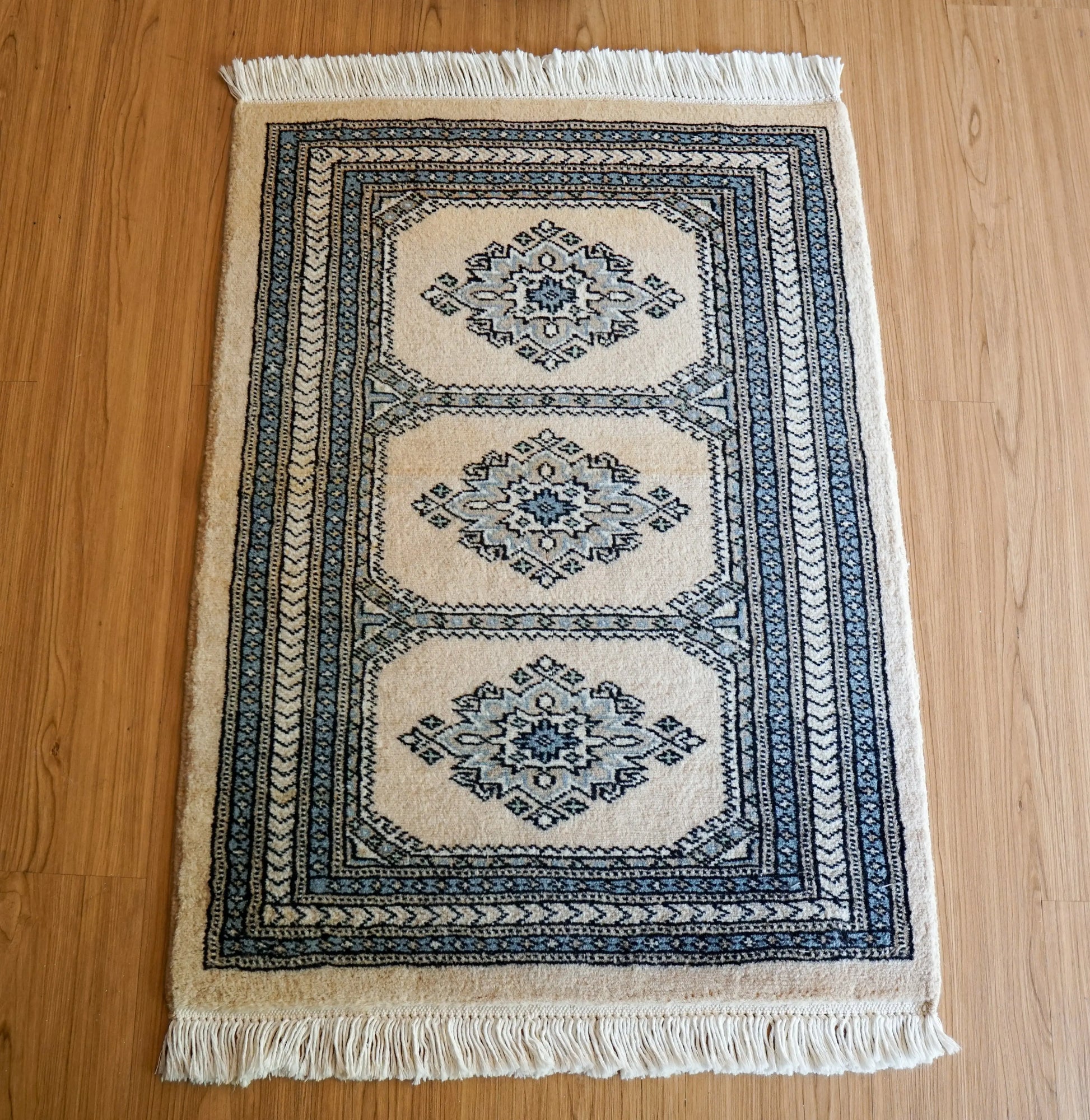 Collection パキスタン手織り絨毯 86×63cm、ジャールダールデザインの伝統模様ラグ