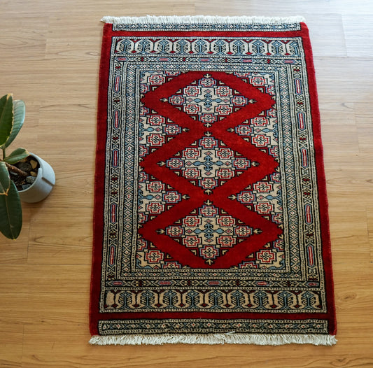 Collection パキスタン手織り絨毯 88×62cm、ジャールダールデザインの伝統模様ラグ