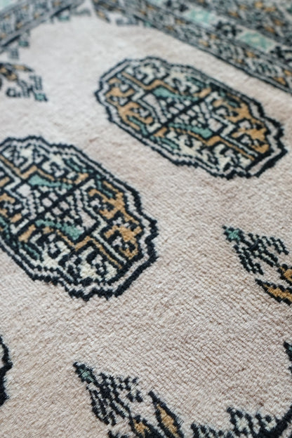 パキスタン手織り絨毯　94×65cm Decorworks
