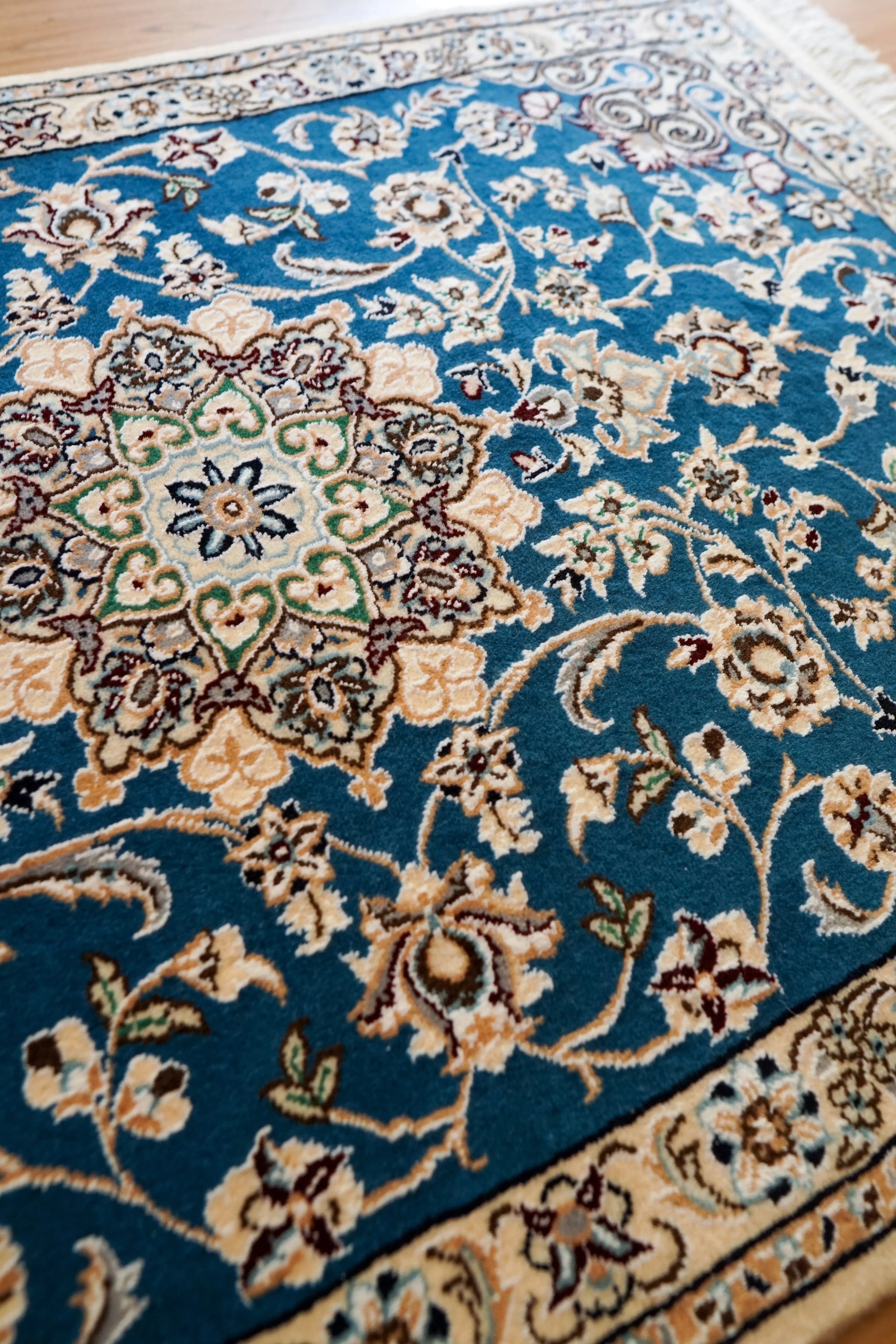 Collection ペルシャ手織り絨毯 ナイン産 青 9la 高級ウール 118×80cm