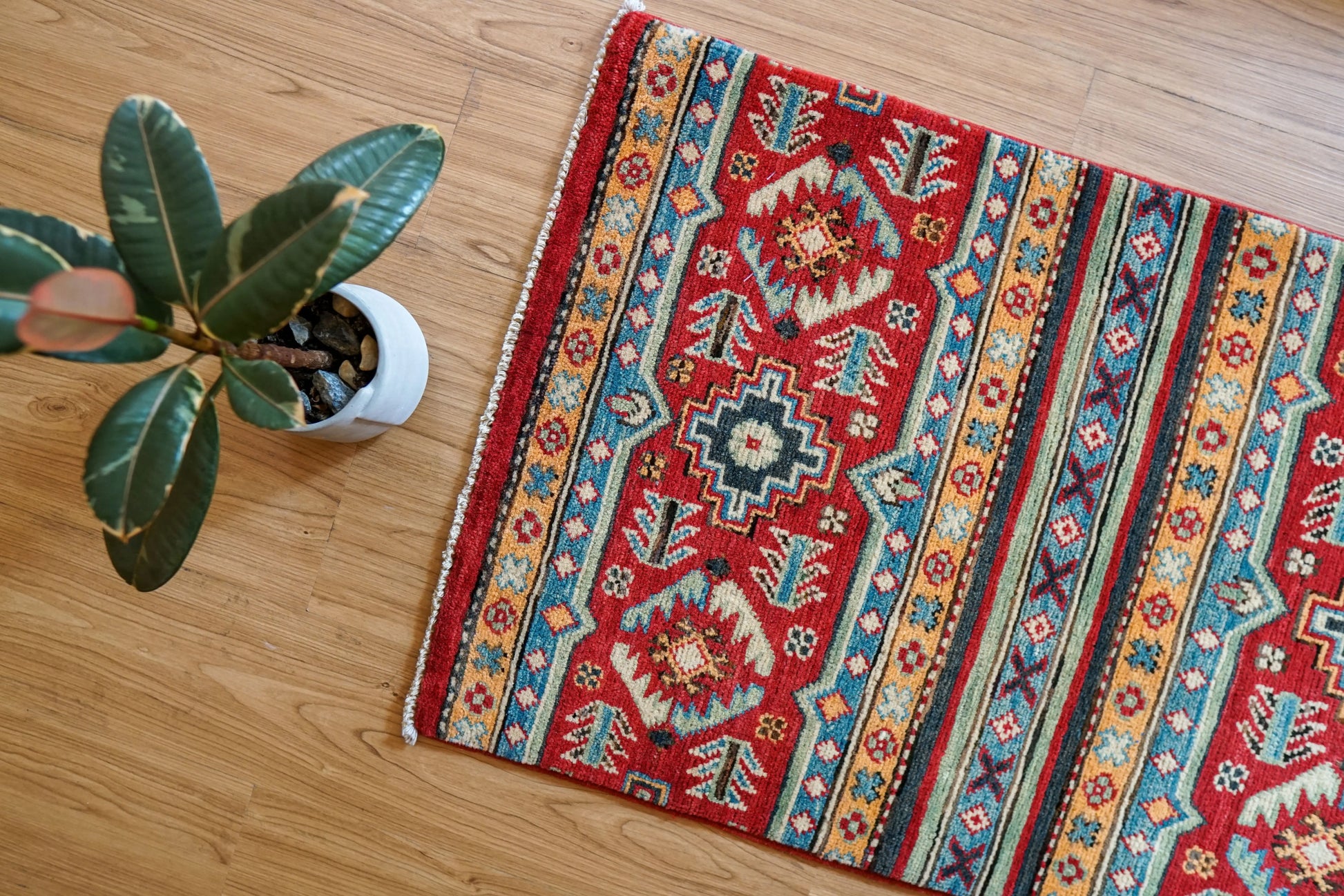 トライバルラグ　ガズニ地方のアフガン絨毯 Decorworks