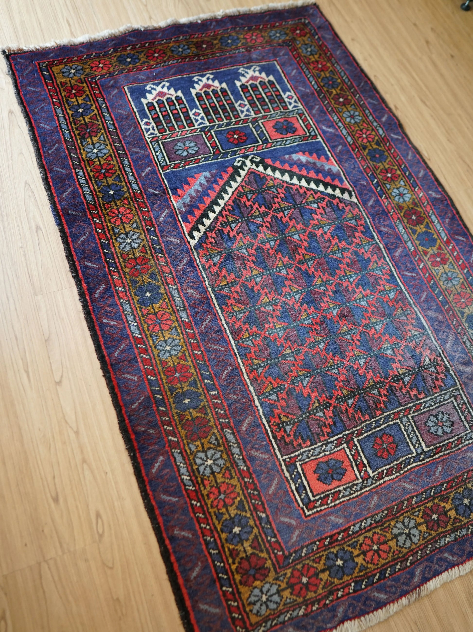 手織りペルシャ絨毯 バルーチ族製 Prayer Rug ヴィンテージ トライバルラグ　141×89cm Decorworks