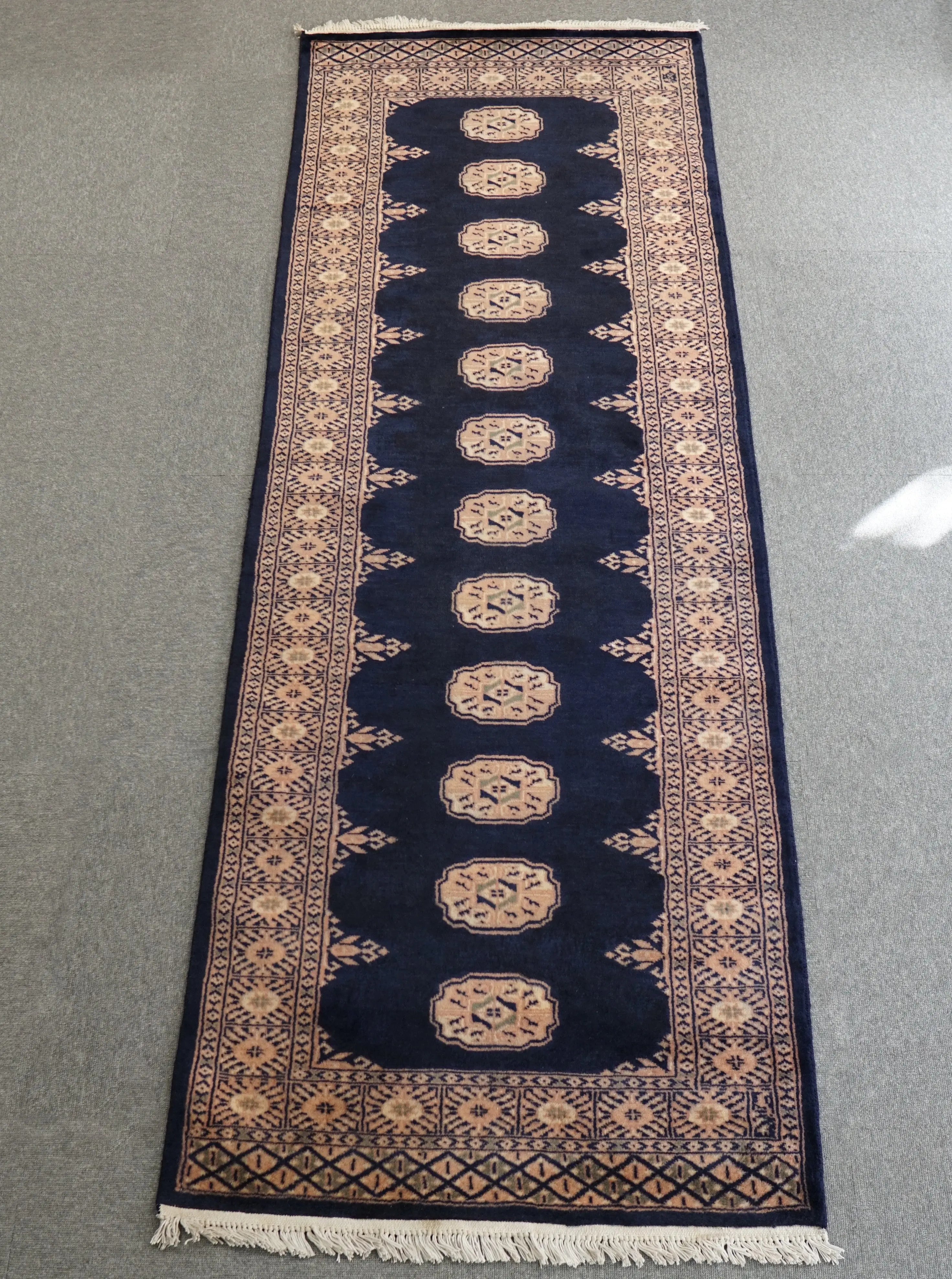 103×63cm トルクメン ボハラ手織りラグ パキスタン手織り絨毯 玄関